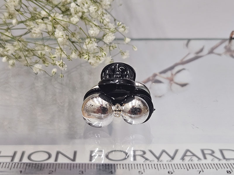 Заколка 1031005500218: цена 165 рублей.