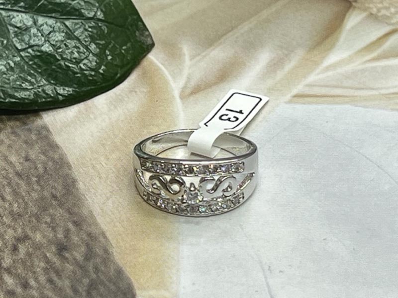 Кольцо 1360017300173: цена 225 рублей.