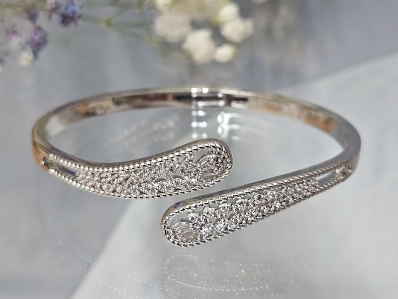 Браслет 2250026600014: цена 820 рублей.