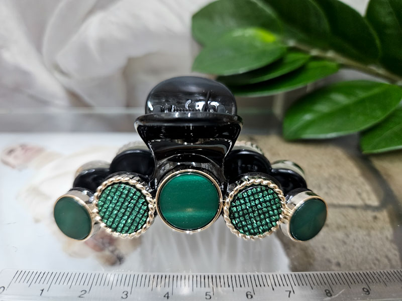 Заколка 1915005500792: цена 410 рублей.