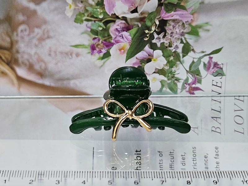 Заколка 1045005500031: цена 200 рублей.