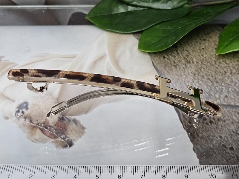 Заколка 1045005500697: цена 295 рублей.