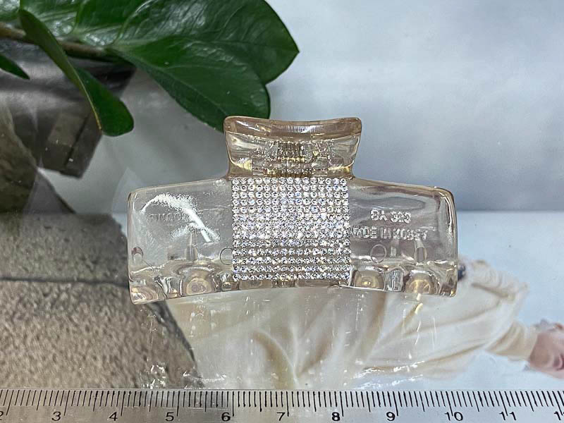 Заколка 1103005500786: цена 280 рублей.