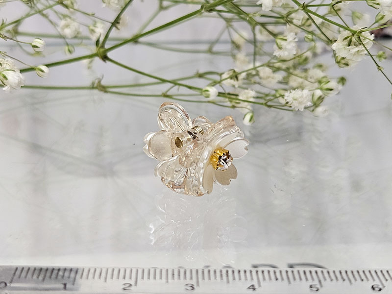 Заколка 1107005500159: цена 115 рублей.