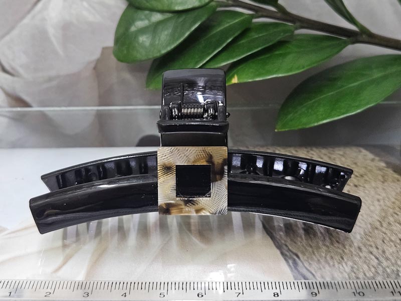 Заколка 1915001601806: цена 265 рублей.