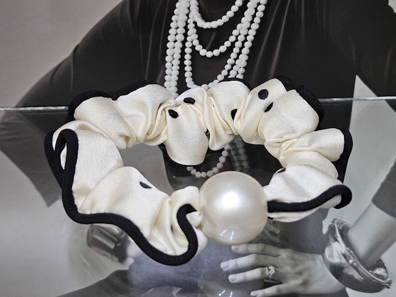 Резинка 2253001600016: цена 115 рублей.