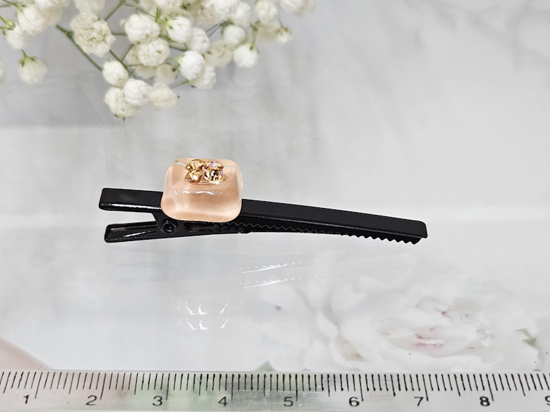 Заколка 2151001600190: цена 200 рублей.