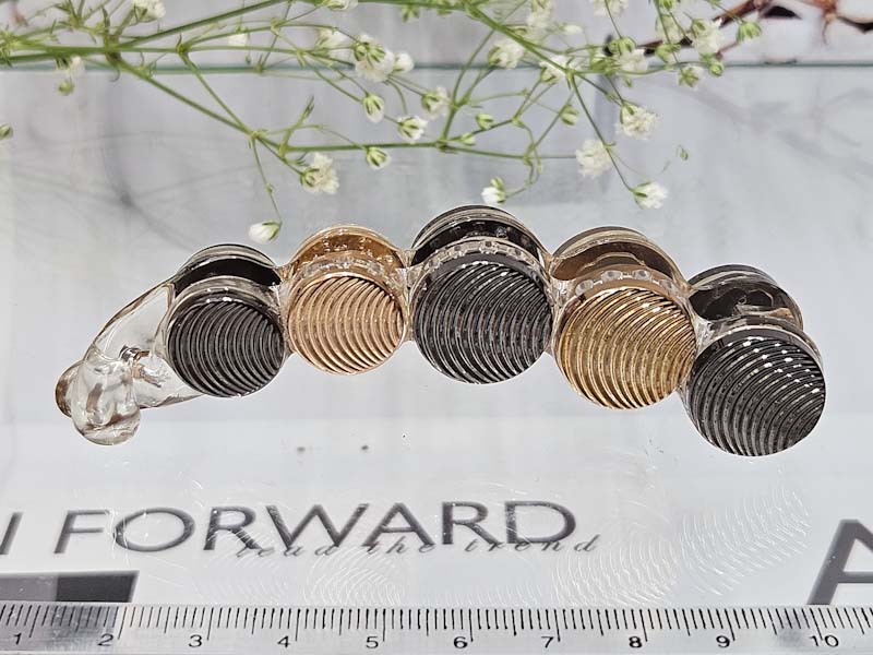 Заколка 1915001601127: цена 410 рублей.