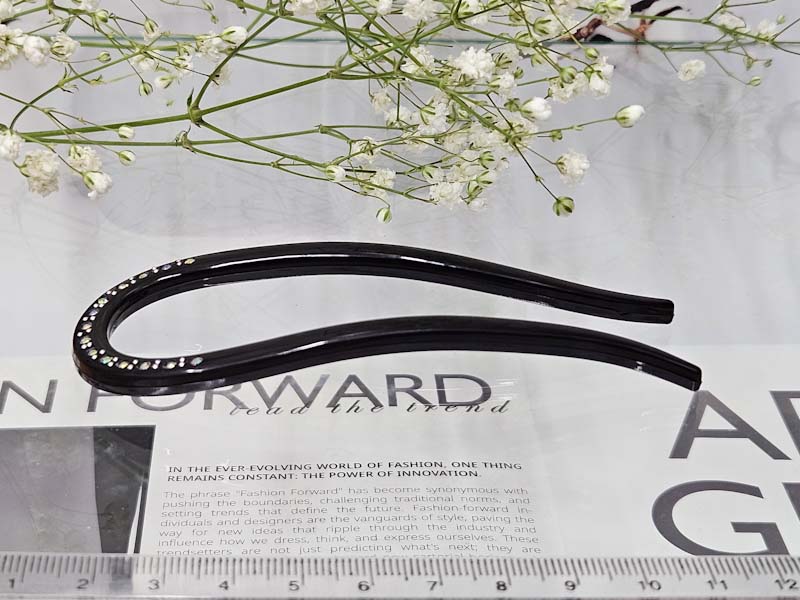 Заколка 1203005500073: цена 330 рублей.