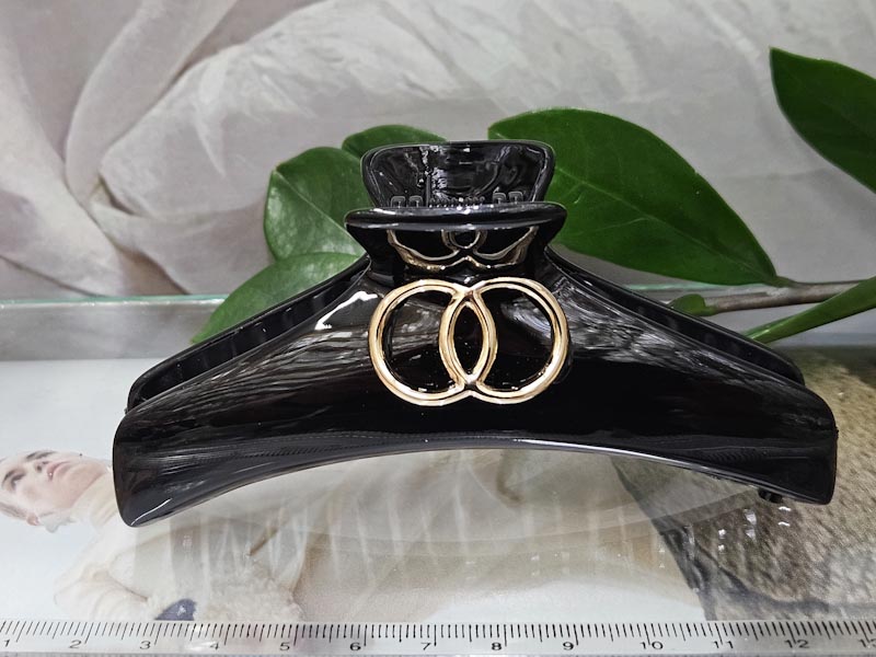 Заколка 1743001600358: цена 230 рублей.