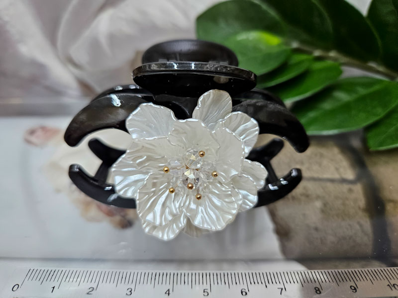 Заколка 1045005500130: цена 495 рублей.