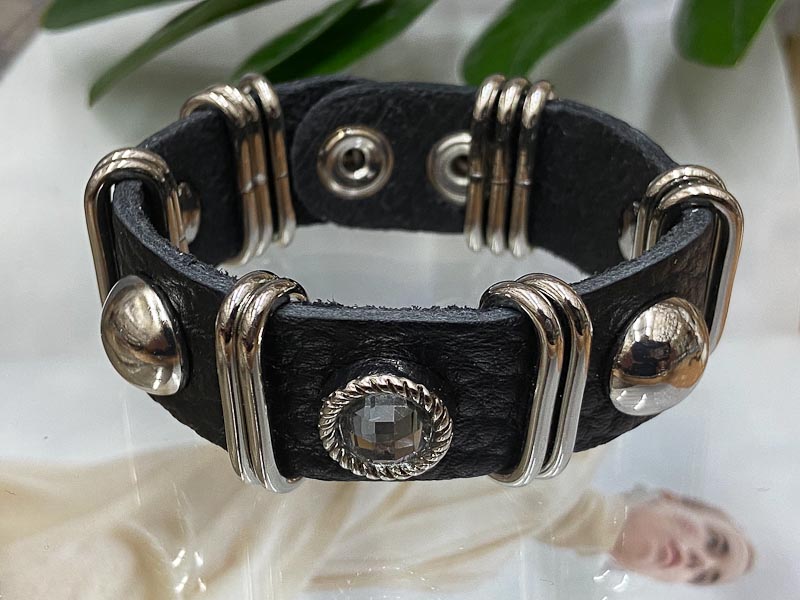 Браслет 1120006500010: цена 740 рублей.