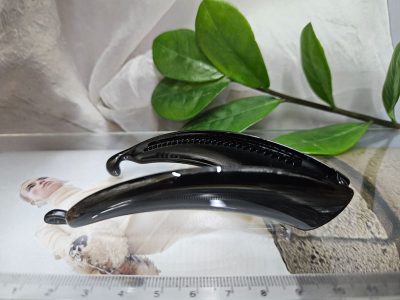 Заколка 1833001600097: цена 75 рублей.