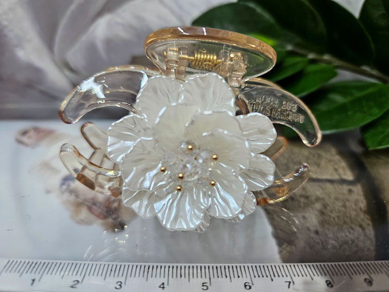 Заколка 1045005500147: цена 495 рублей.