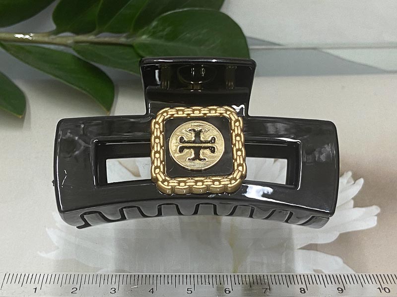 Заколка 1045005500659: цена 410 рублей.