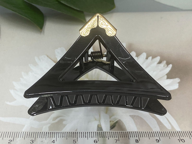 Заколка 1045005500352: цена 295 рублей.