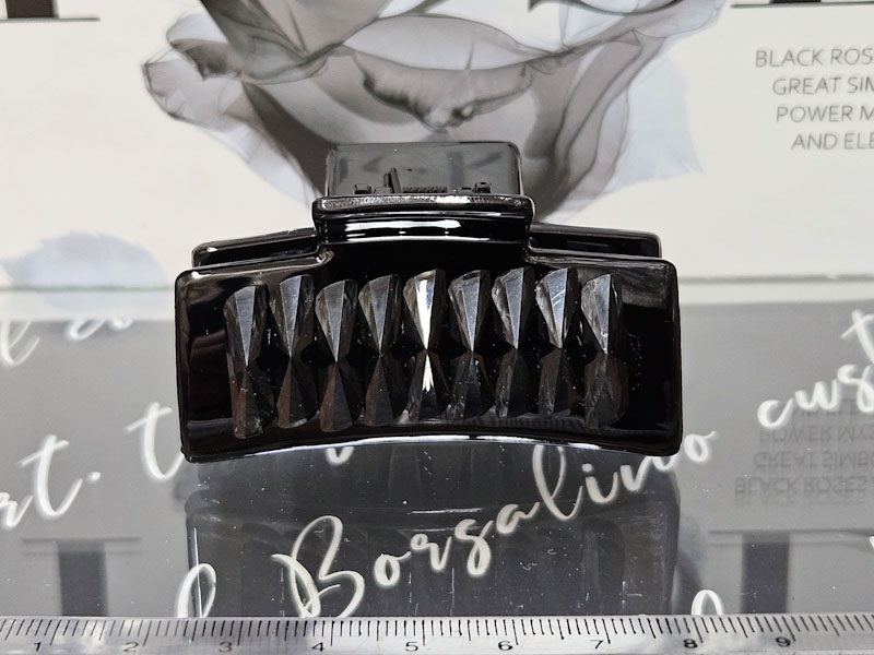 Заколка 1031005500935: цена 200 рублей.