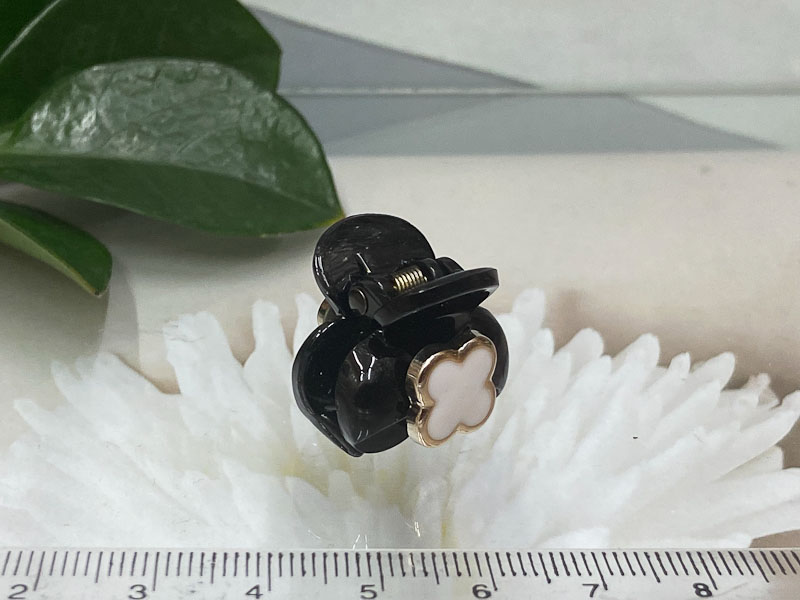 Заколка 1039005500337: цена 85 рублей.