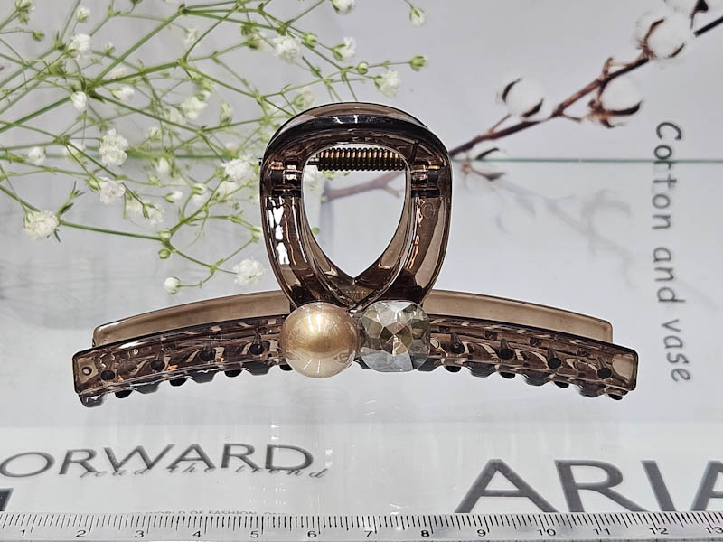 Заколка 1938005500050: цена 495 рублей.