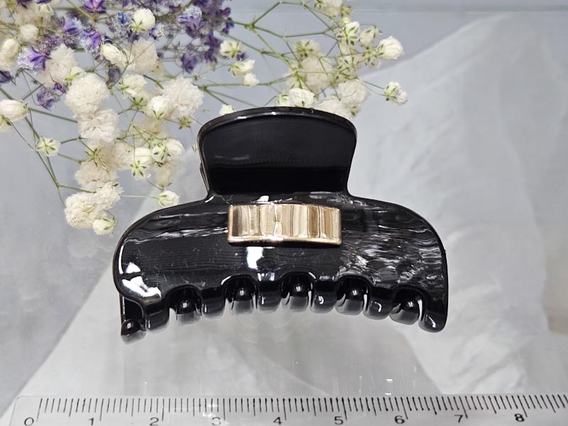 Заколка 1743001600426: цена 115 рублей.