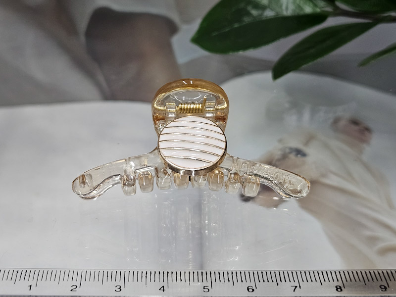 Заколка 1045005500338: цена 165 рублей.