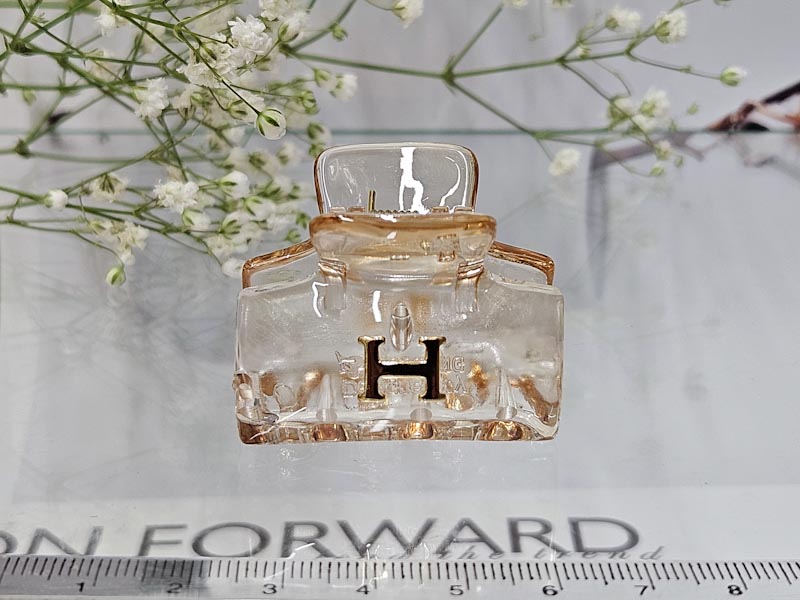 Заколка 1310005500245: цена 165 рублей.