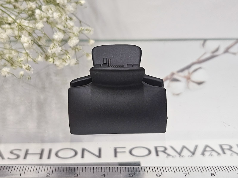 Заколка 1833005500232: цена 65 рублей.