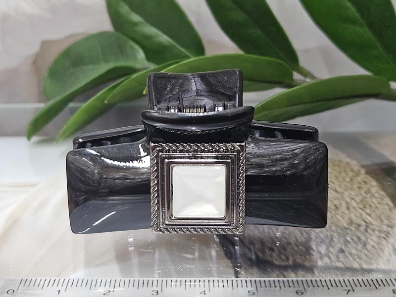 Заколка 1915001601622: цена 265 рублей.