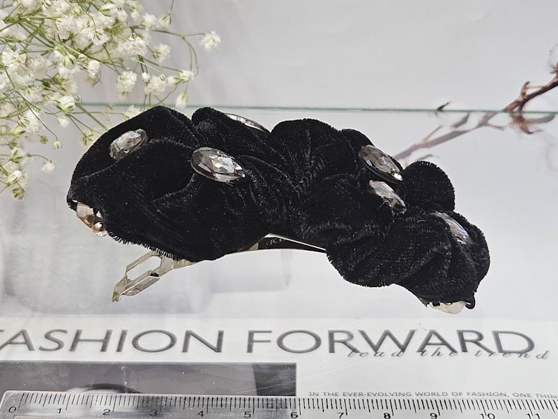 Заколка 1860005500078: цена 820 рублей.