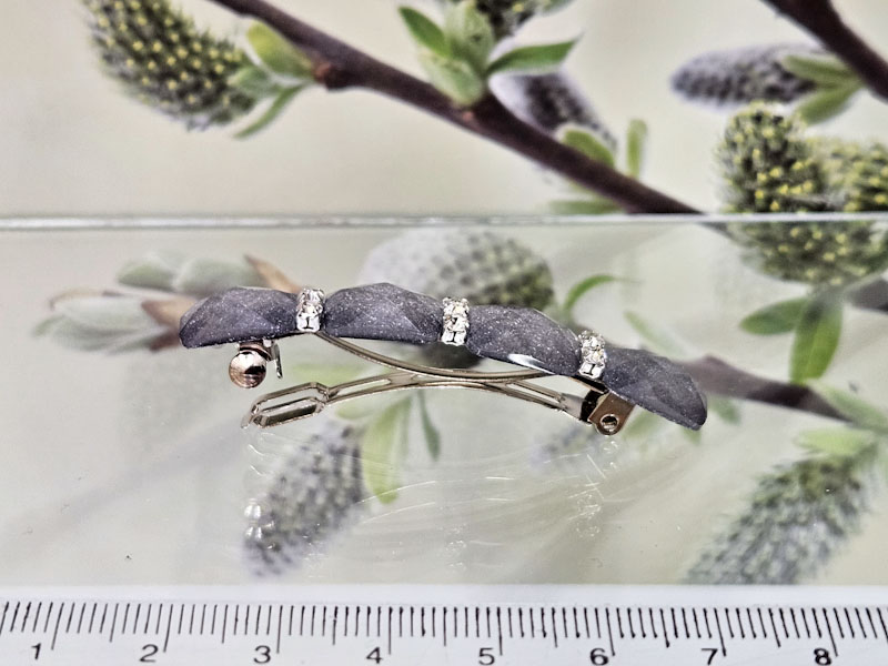 Заколка 1025001600423: цена 115 рублей.