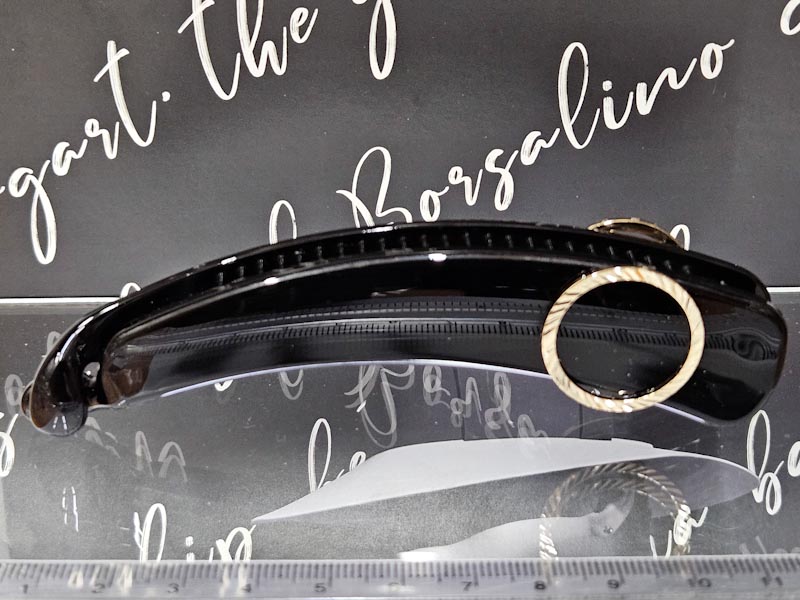 Заколка 1915005501072: цена 330 рублей.