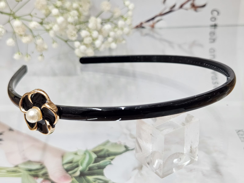 Ободок 1039001600475: цена 200 рублей.