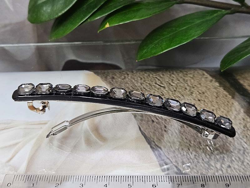 Заколка 1031001600752: цена 280 рублей.