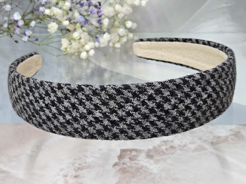 Ободок 2036001600312: цена 200 рублей.