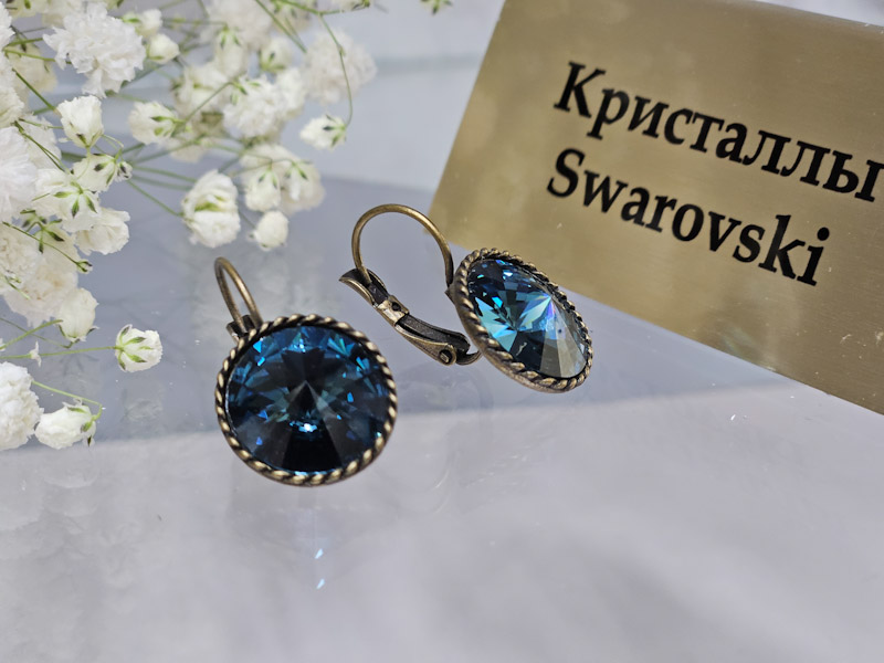 Серьги 1141006600593: цена 820 рублей.