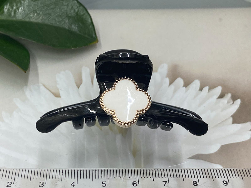 Заколка 2151005500113: цена 200 рублей.