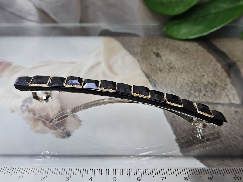 Заколка 1031001600738: цена 215 рублей.