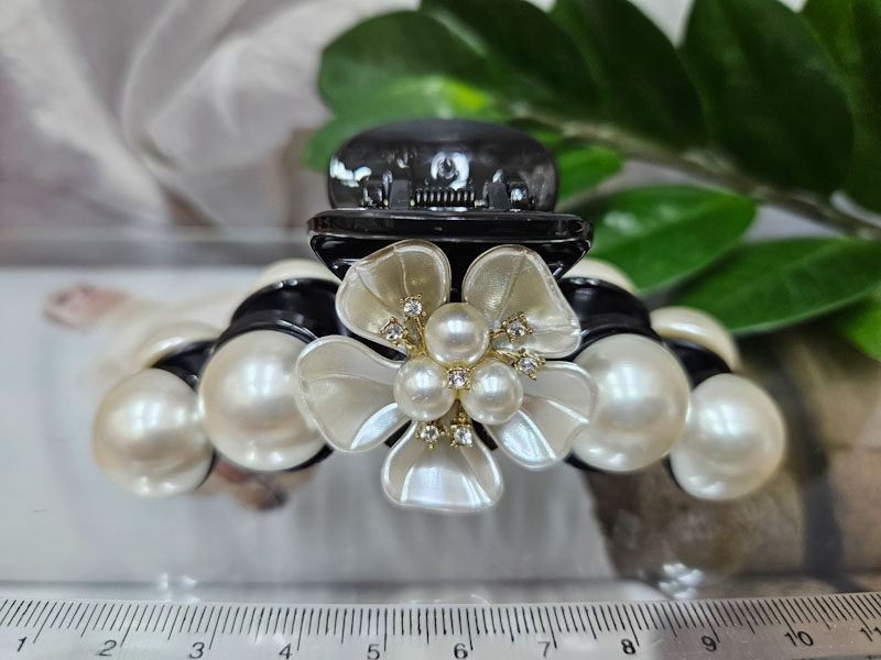 Заколка 1743001600082: цена 295 рублей.