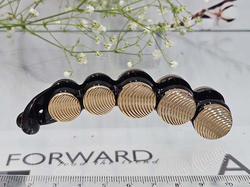 Заколка 1915001601110: цена 410 рублей.