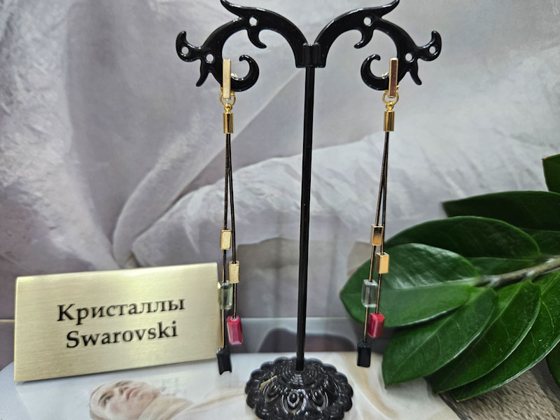 Серьги 1141006300431: цена 860 рублей.