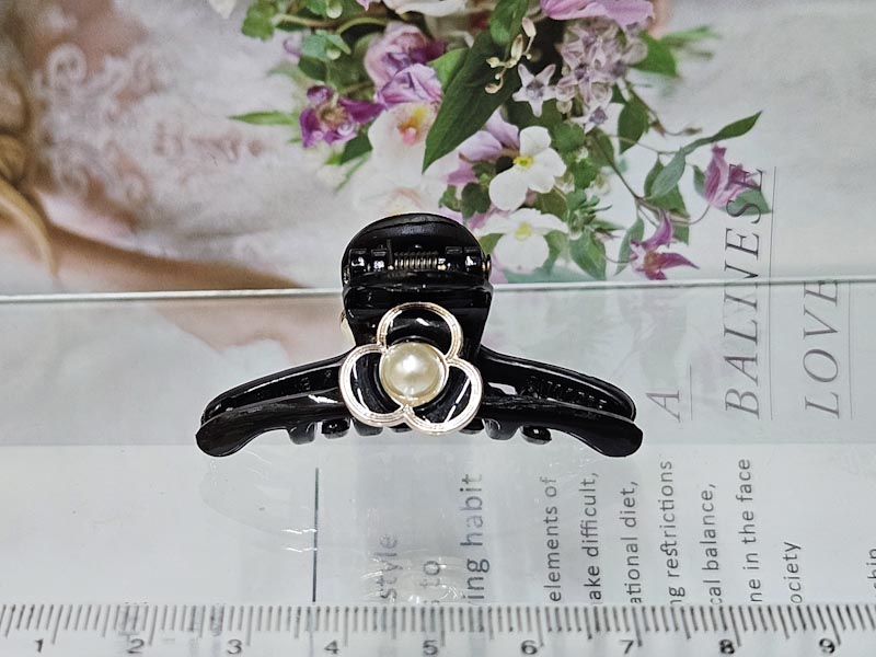 Заколка 1045005500529: цена 165 рублей.