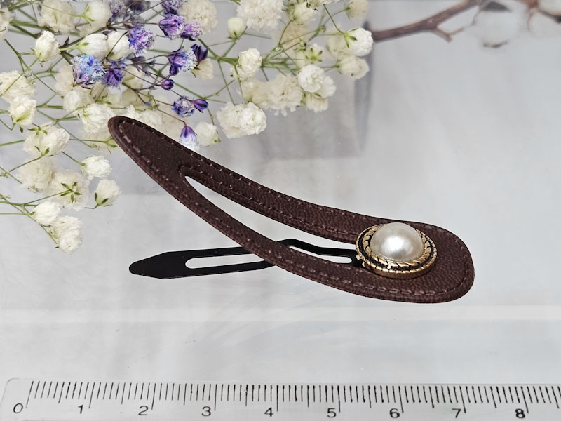 Заколка 1023001600054: цена 115 рублей.