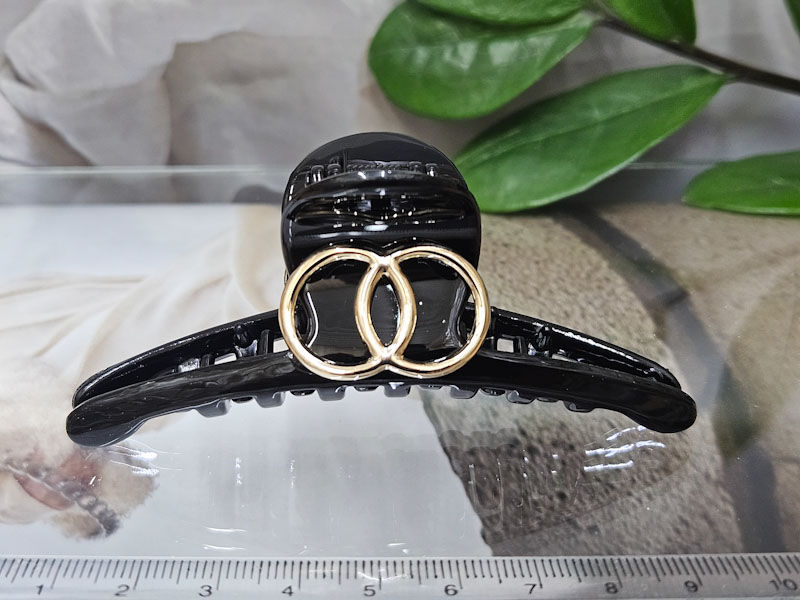 Заколка 1743001600341: цена 230 рублей.