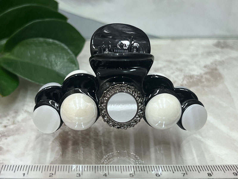 Заколка 1915001602322: цена 330 рублей.