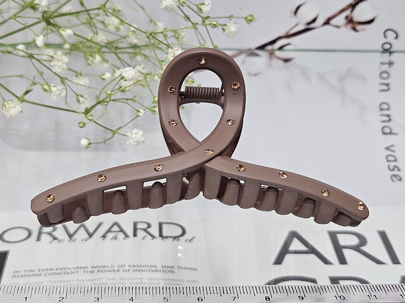 Заколка 1499001600101: цена 265 рублей.