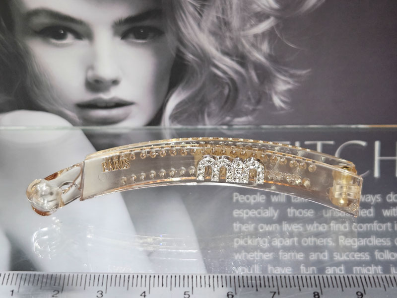 Заколка 1866001600682: цена 200 рублей.