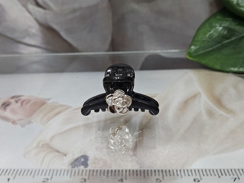 Заколка 1045001600292: цена 85 рублей.