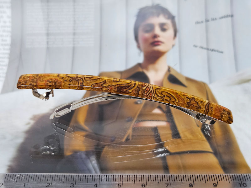 Заколка 1477005500085: цена 115 рублей.