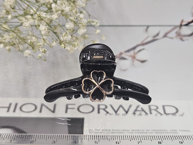 Заколка 1025005500408: цена 200 рублей.