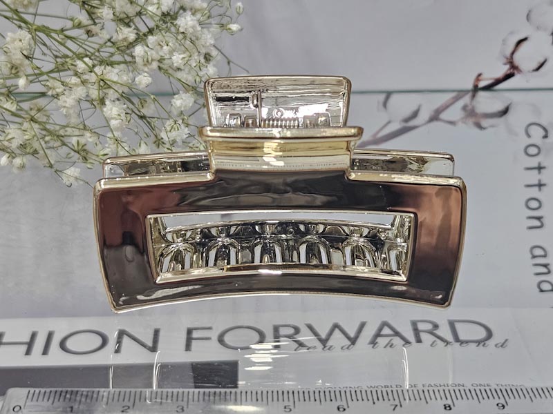 Заколка 1085005500129: цена 250 рублей.